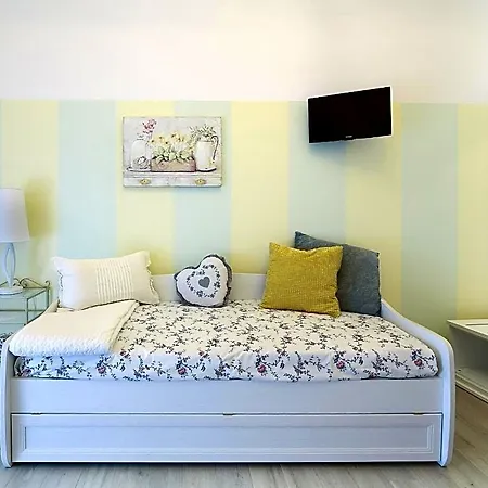 Mimmo E Valeria Bed & Breakfast 3*